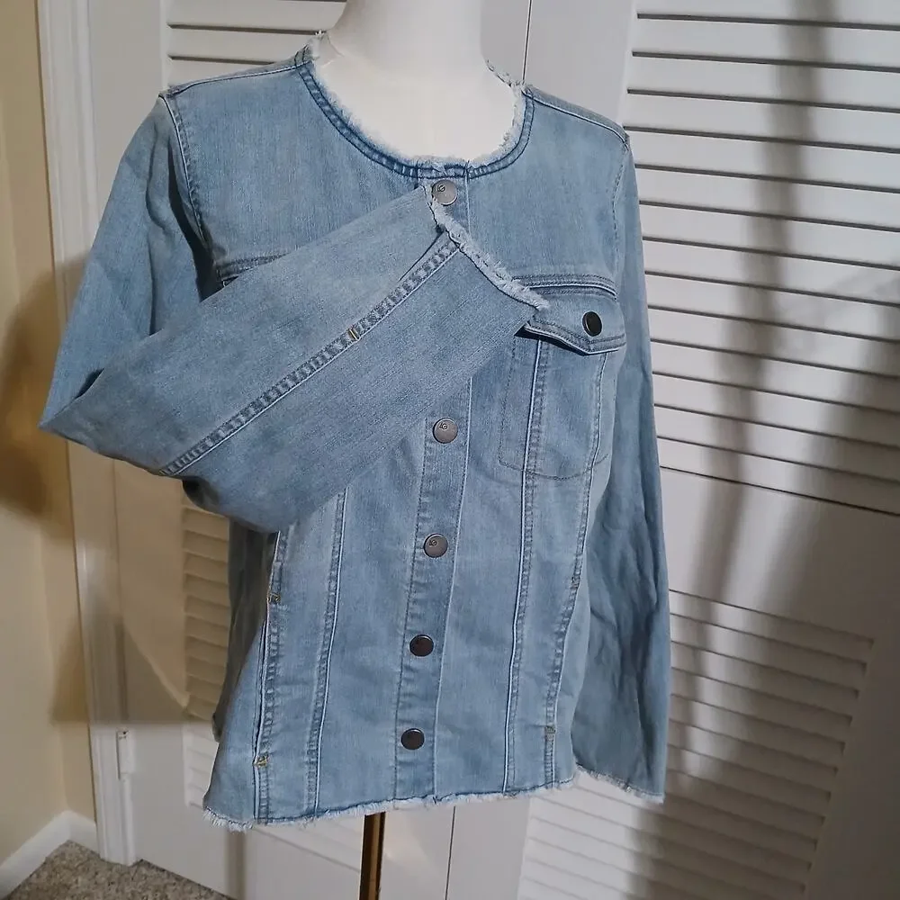 NWOT  LOGO stretch denim light wash raw edge hem/sleeve snap front jacket sz 10